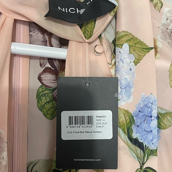 Nicholas Evie Floral Bell Sleeve Romper NWT size 4 - Picture 4 of 4